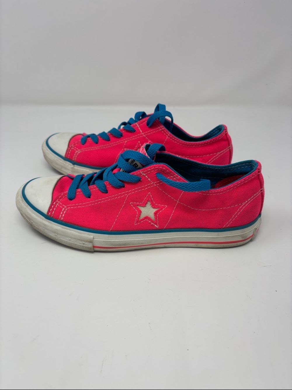 Converse Hot Pink Canvas Star Sneakers with Blue Laces 7.5 - Picture 3 of 7